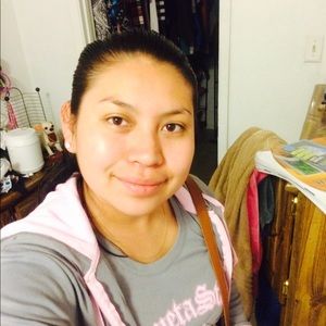 Meet your Posher, Roxana